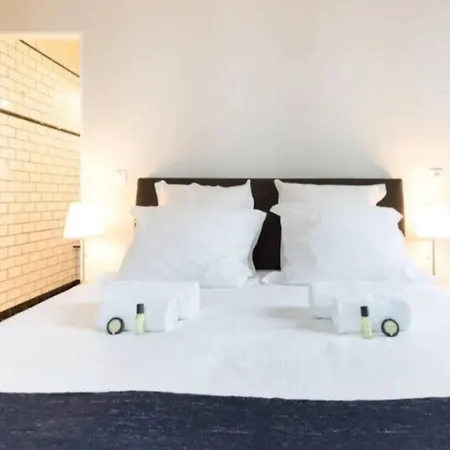 Beautiful Apt - Bastille